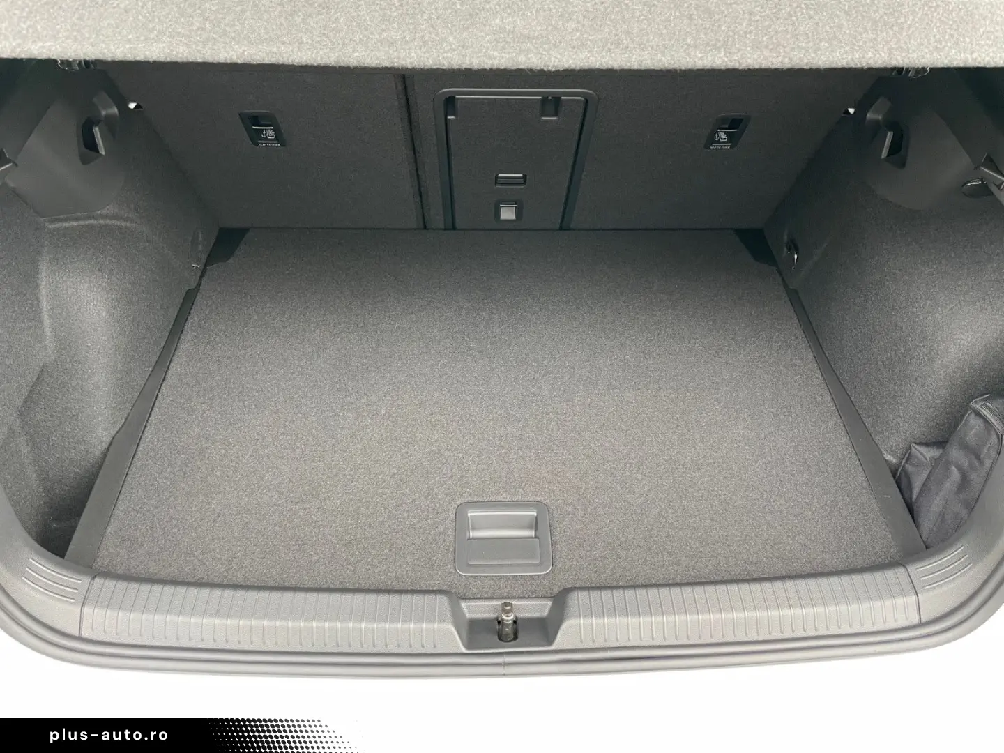 VW Golf VIII R 2.0 TSI DSG MATRIX-LED NAVI PANO R-P