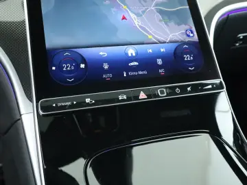 MERCEDES-BENZ CLE 300 4M AMG Premium  Pano Night 360