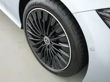 MERCEDES-BENZ CLE 300 4M AMG Premium  Pano Night 360