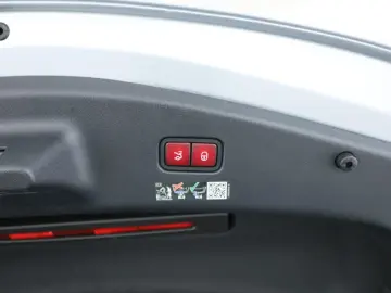 MERCEDES-BENZ CLE 300 4M AMG Premium  Pano Night 360