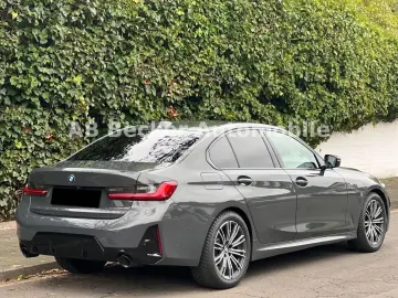 BMW 320d xDrive M Sport Limo KAMERA HEAD-UP ACC H&K