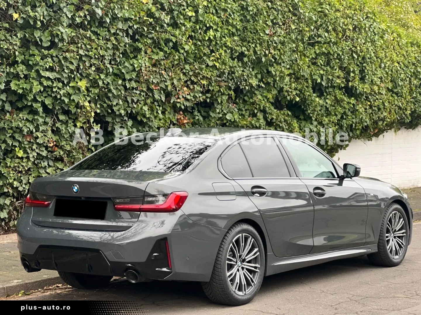 BMW 320d xDrive M Sport Limo KAMERA HEAD-UP ACC H&K