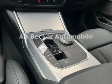 BMW 320d xDrive M Sport Limo KAMERA HEAD-UP ACC H&K