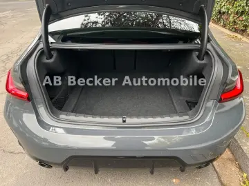 BMW 320d xDrive M Sport Limo KAMERA HEAD-UP ACC H&K