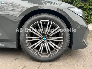 BMW 320d xDrive M Sport Limo KAMERA HEAD-UP ACC H&K