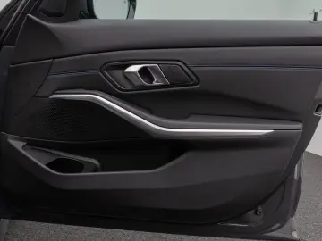 BMW 320d xD M Sport Kamera DAB HiFi Stop&Go Komfort