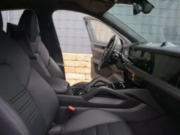 PORSCHE Cayenne Coupe Turbo E-Hybrid GT-Paket