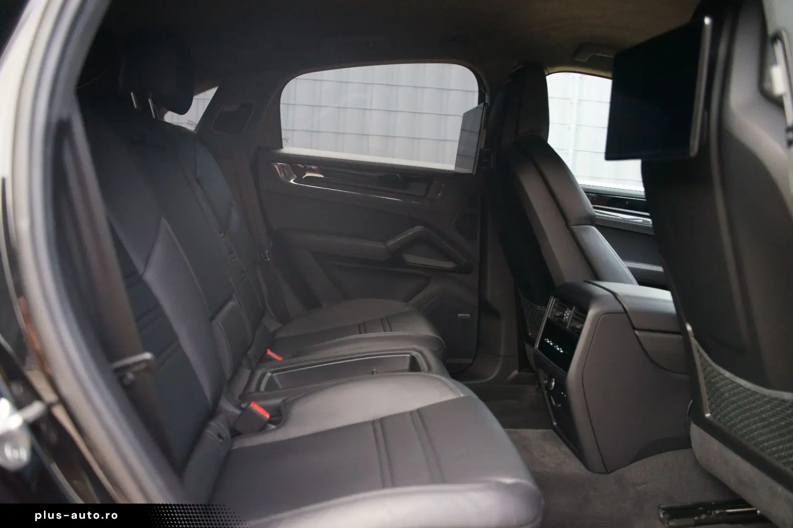 PORSCHE Cayenne Coupe Turbo E-Hybrid GT-Paket