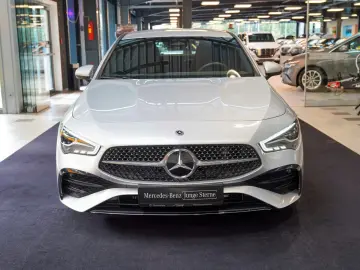 MERCEDES-BENZ CLA 220 4M AMG Line KEYLESS Kamera