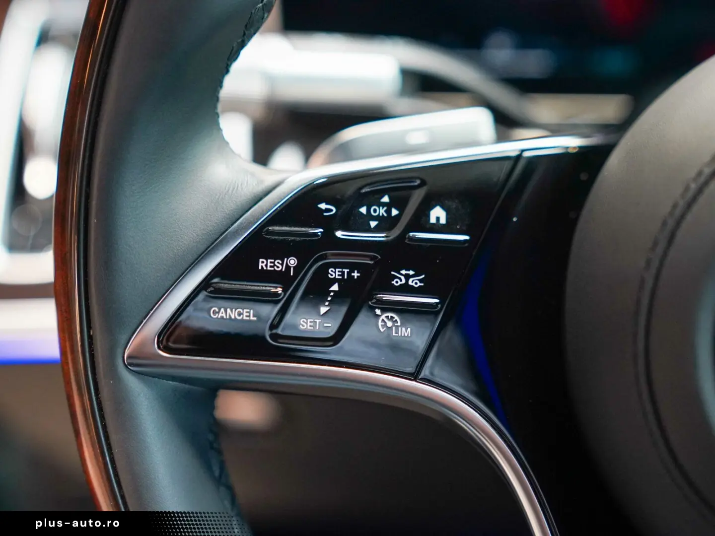 MERCEDES-BENZ S 350 d 4M AMG Pano AR-Head-up