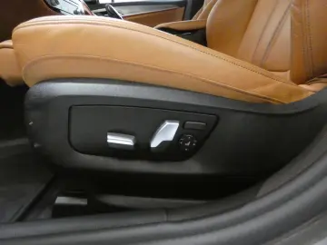 BMW M550 i xDrive M Sport HUD DAB Laserlicht Leder