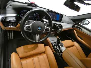 BMW M550 i xDrive M Sport HUD DAB Laserlicht Leder