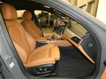 BMW M550 i xDrive M Sport HUD DAB Laserlicht Leder