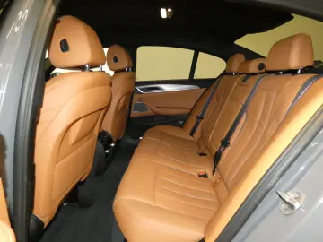 BMW M550 i xDrive M Sport HUD DAB Laserlicht Leder