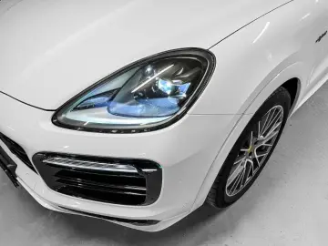 PORSCHE Cayenne Coupe E-Hybrid PLATINIUM EDITION  22 SPO