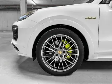 PORSCHE Cayenne Coupe E-Hybrid PLATINIUM EDITION  22 SPO