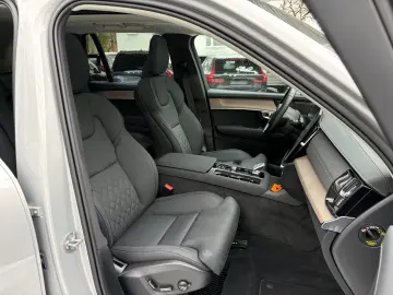 VOLVO XC90 B5 Facelift AWD Plus Bright 360 PANO H&K AC