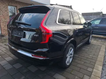 VOLVO XC90 B5 Plus Bright AWD MHEV 7-Sitzer Navi Leder