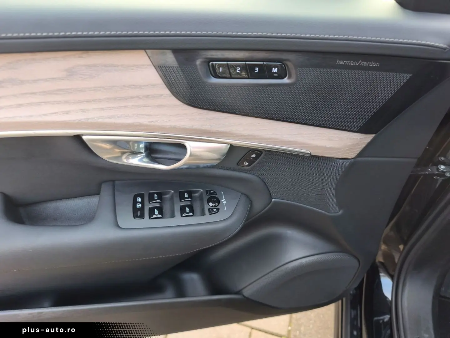 VOLVO XC90 B5 Plus Bright AWD MHEV 7-Sitzer Navi Leder