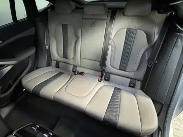 BMW X6 M Comp UPE194 AHK Sky B&W Massage Sitzlüftung