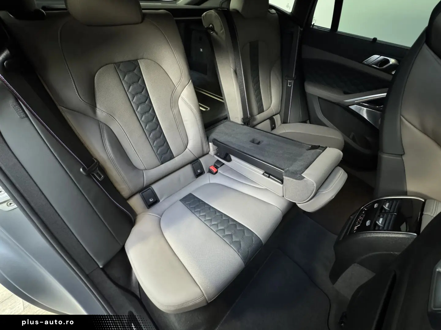 BMW X6 M Comp UPE194 AHK Sky B&W Massage Sitzlüftung