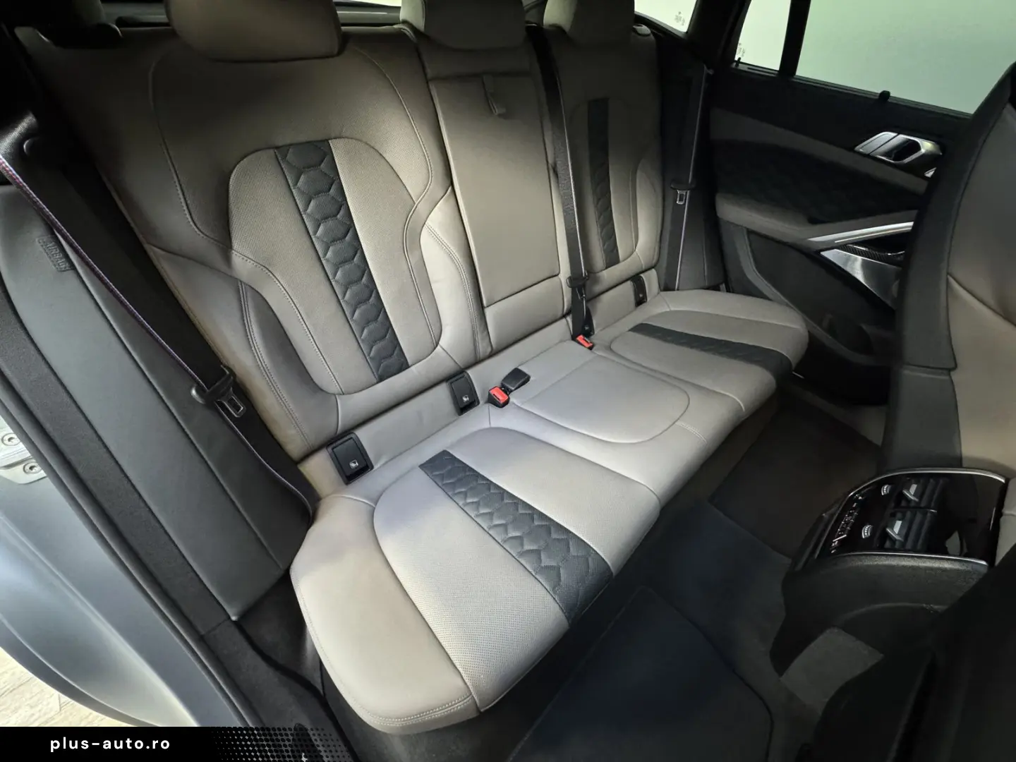 BMW X6 M Comp UPE194 AHK Sky B&W Massage Sitzlüftung