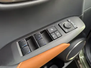 LEXUS NX 300 h EXECUTIVE 4x4 1HD  15J-GARANTIE