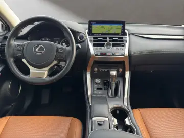 LEXUS NX 300 h EXECUTIVE 4x4 1HD  15J-GARANTIE