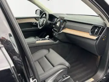 VOLVO XC90 Facelift B5 Benzin AWD Plus Bright 7-Sitzer