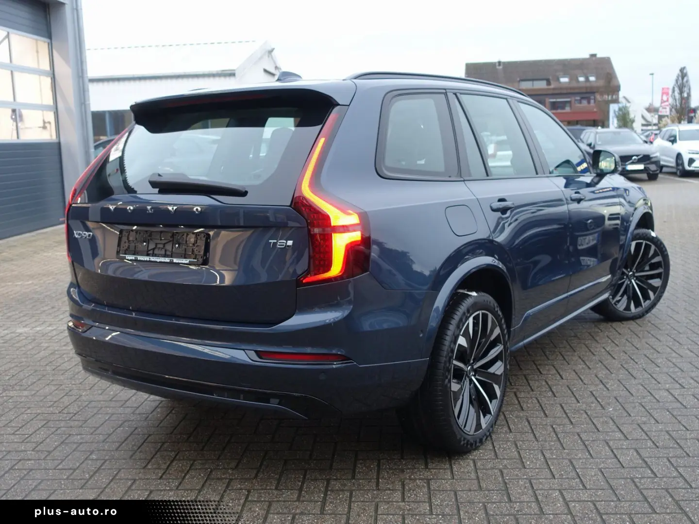 VOLVO XC90 Plus Dark T8 AWD Plug-inHybrid Pano H&K 360