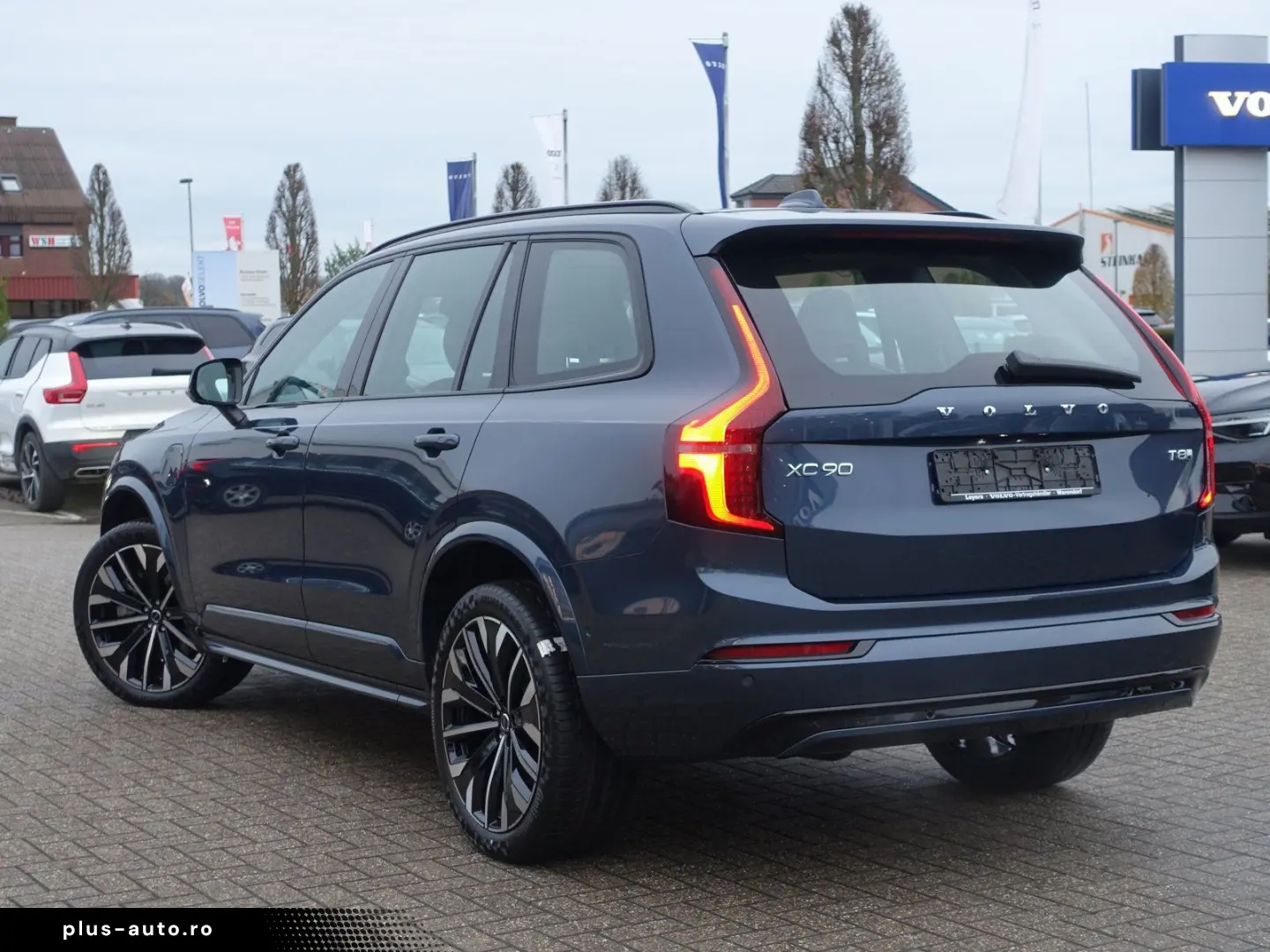 VOLVO XC90 Plus Dark T8 AWD Plug-inHybrid Pano H&K 360