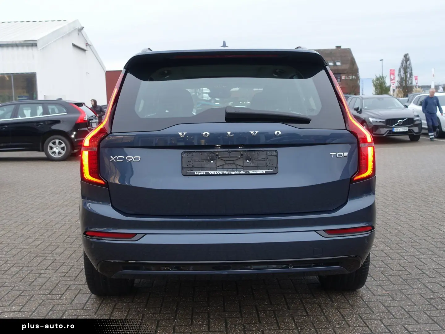 VOLVO XC90 Plus Dark T8 AWD Plug-inHybrid Pano H&K 360