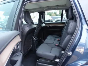 VOLVO XC90 Plus Dark T8 AWD Plug-inHybrid Pano H&K 360