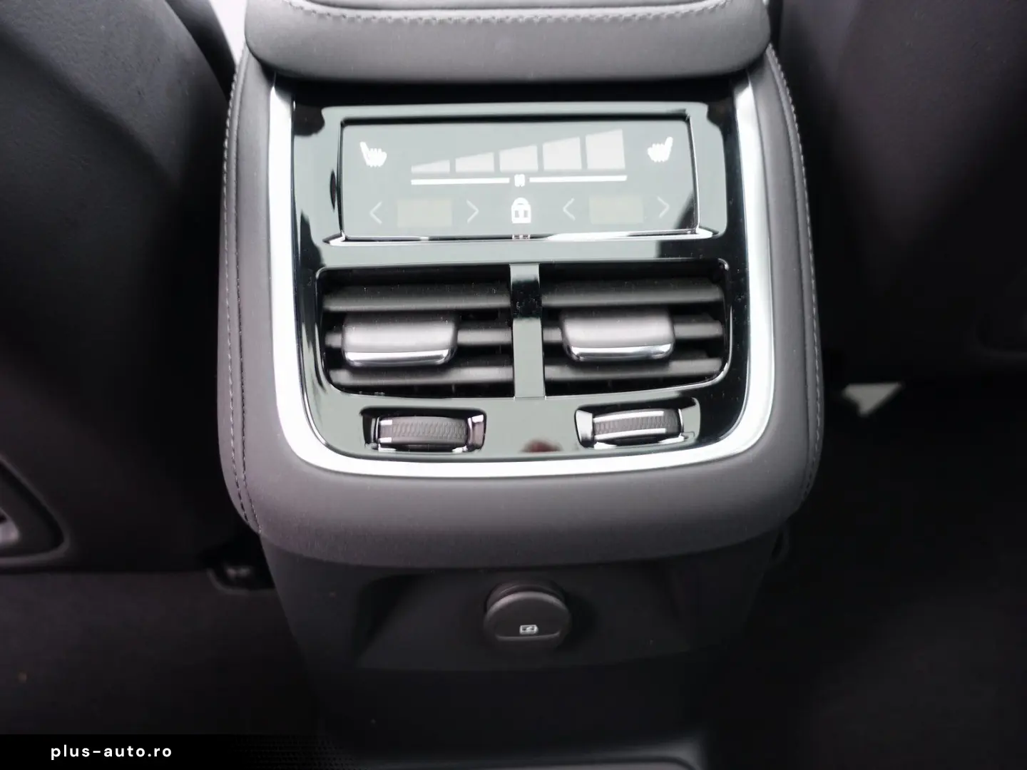 VOLVO XC90 Plus Dark T8 AWD Plug-in Hybrid PANO 360