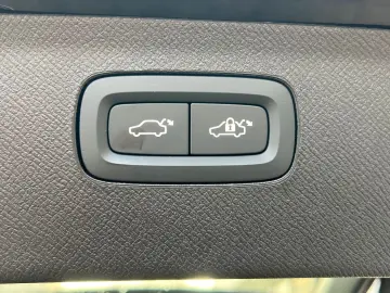 VOLVO XC90 T8 AWD Plus Bright FACELIFT HEAD UP PANO