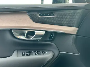 VOLVO XC90 T8 AWD Plus Bright FACELIFT HEAD UP PANO