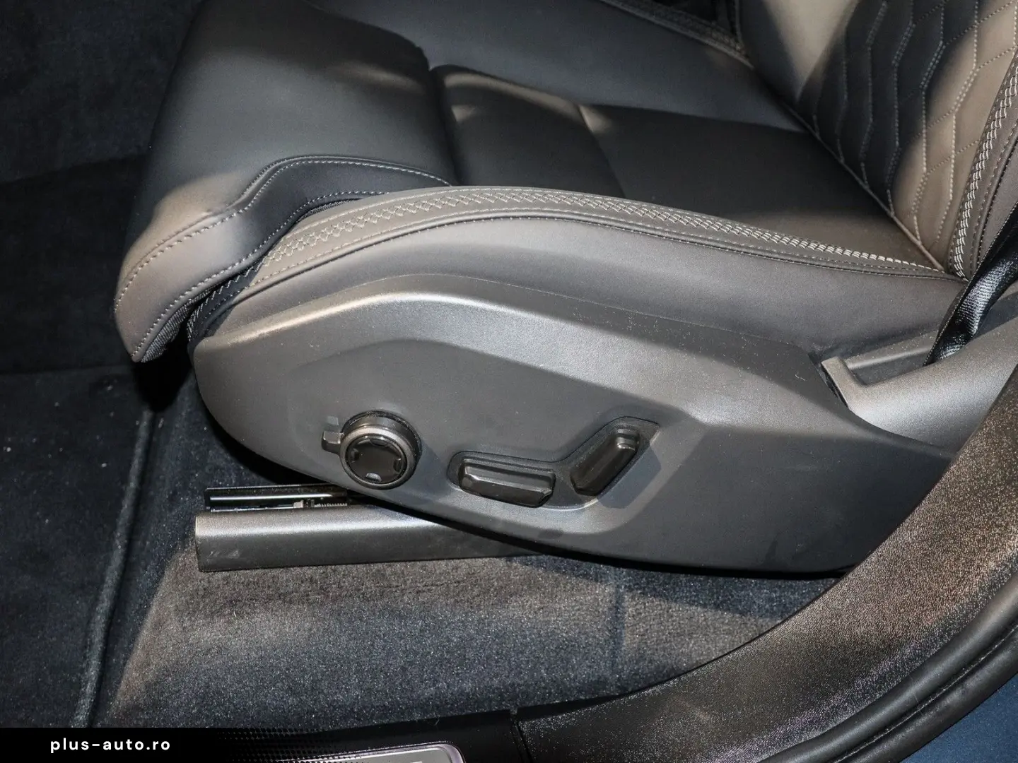 VOLVO XC90 T8 AWD Reskin Plus Dark Plug-In Hybrid #Goo