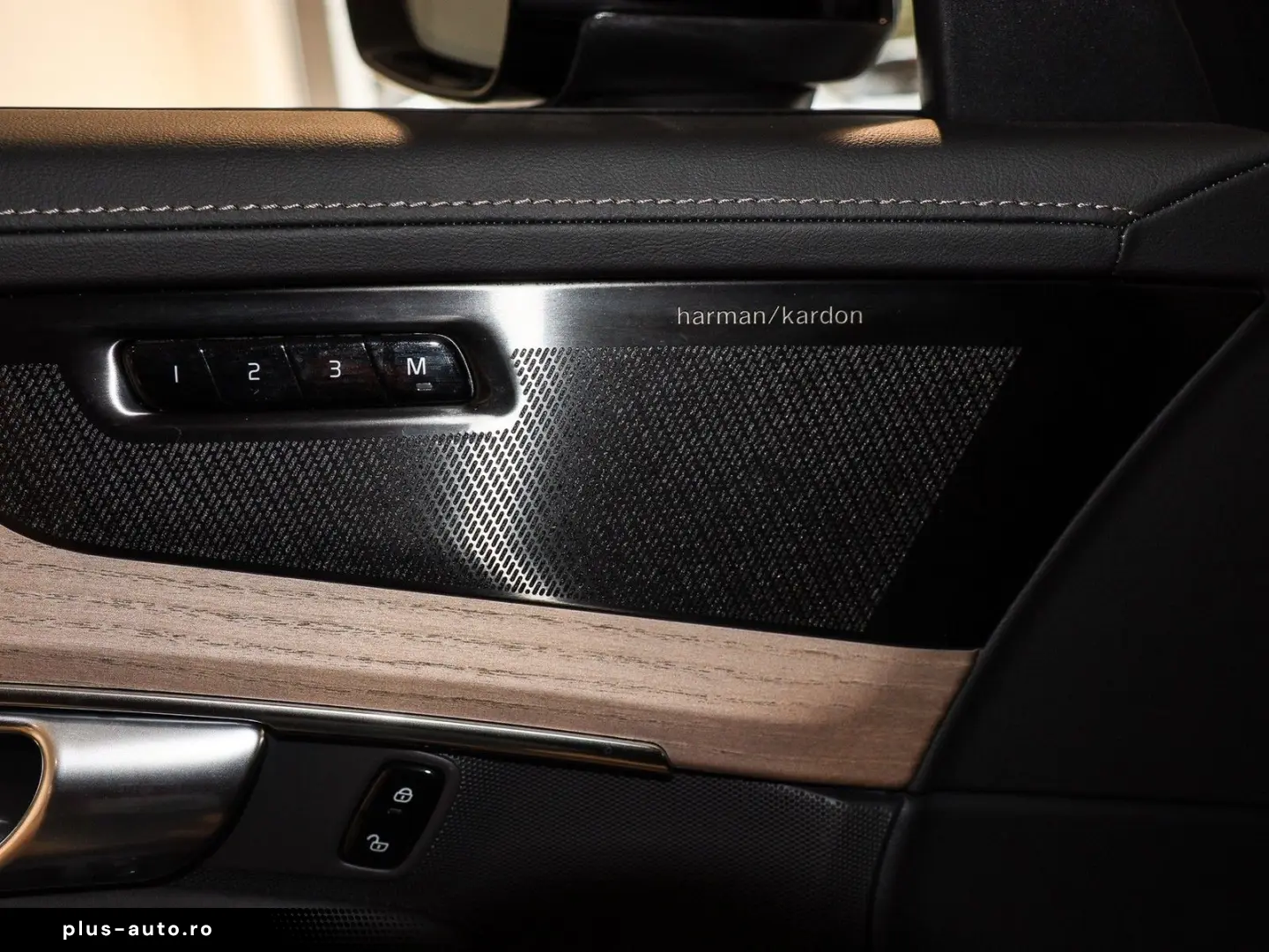 VOLVO XC90 T8 AWD Reskin Plus Dark Plug-In Hybrid #Goo