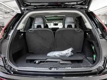 VOLVO XC90 T8 AWD Plus Dark PANO 360  7-SITZER FACEL.