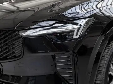 VOLVO XC90 T8 AWD Plus Dark PANO 360  7-SITZER FACEL.