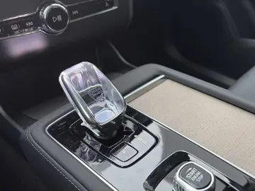 VOLVO XC 90 Plus Bright Recharge Plug-In Hybrid AWD