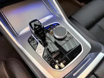 BMW X6 40d xDrive-M Sport Sky AHK 360 HUD B&W Iconic