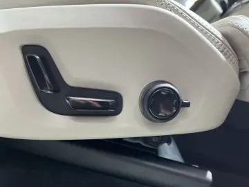VOLVO XC90 T8 AWD PHEV Ultra Bright Massage AirSusp B&W