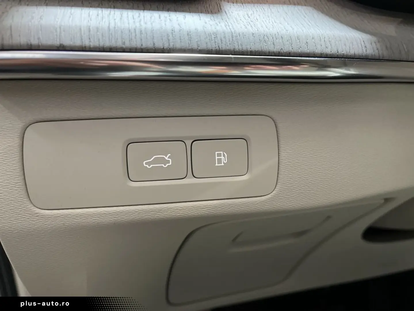 VOLVO XC90 T8 AWD PHEV Ultra Bright Massage AirSusp B&W