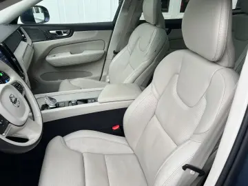 VOLVO XC60 Recharge T8 AWD Inscription Massage Ventil