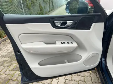 VOLVO XC60 Recharge T8 AWD Inscription Massage Ventil