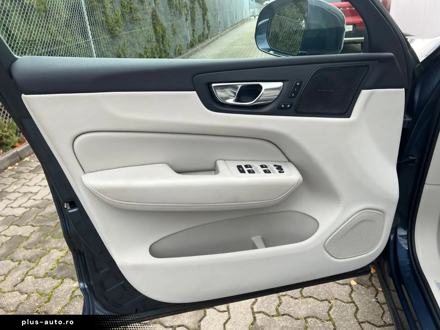 VOLVO XC60 Recharge T8 AWD Inscription Massage Ventil