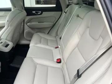 VOLVO XC60 Recharge T8 AWD Inscription Massage Ventil