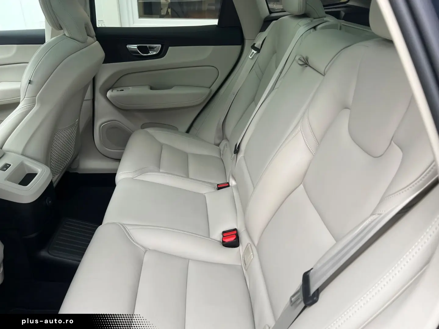 VOLVO XC60 Recharge T8 AWD Inscription Massage Ventil