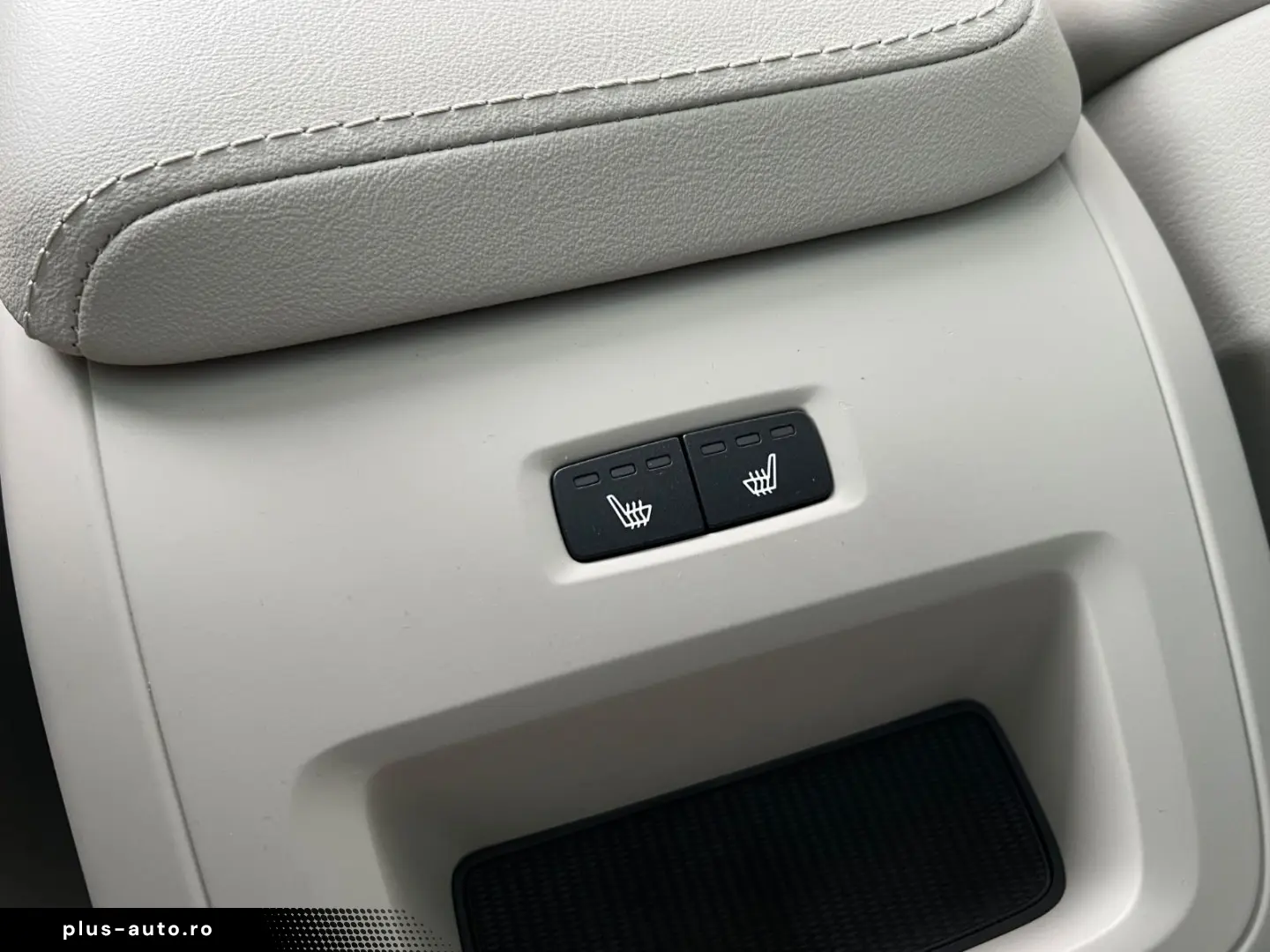 VOLVO XC60 Recharge T8 AWD Inscription Massage Ventil